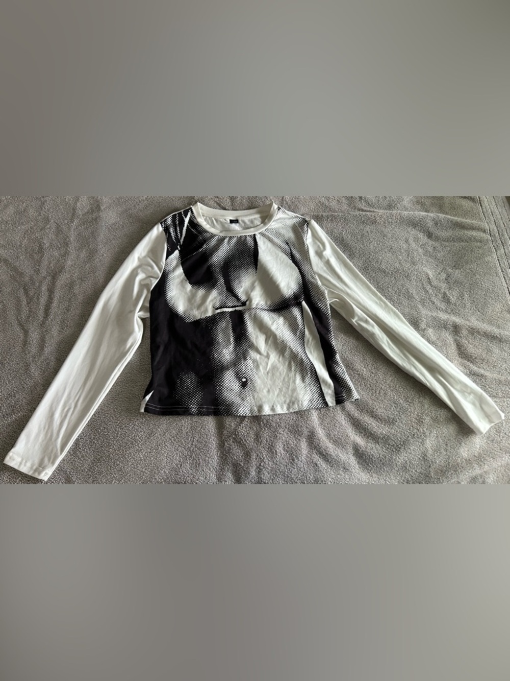 SHEIN Black and White Long Sleeve Graphic Top